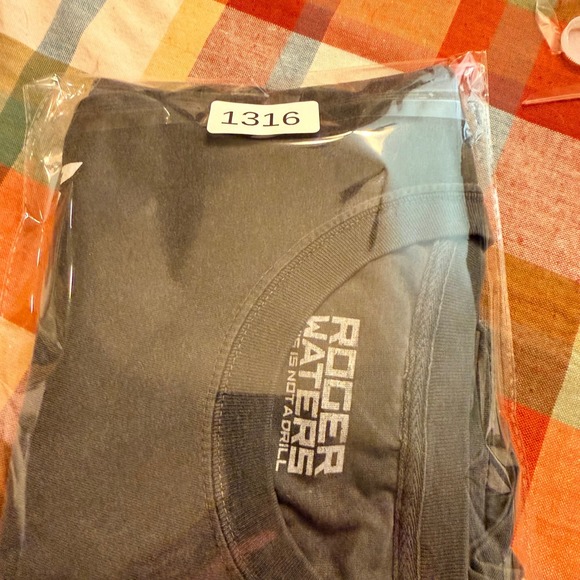 Roger Waters Tour T-Shirt Mens XL Charcoal Grey Cotton - Picture 4 of 4